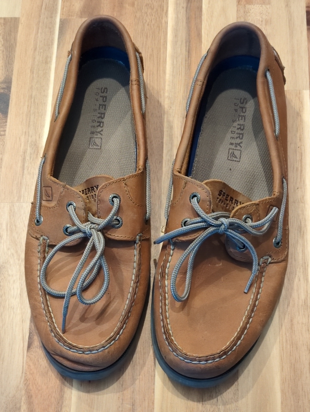 Sperry Men's Tan Leather 2-Eye Boat Shoes with Gray Laces